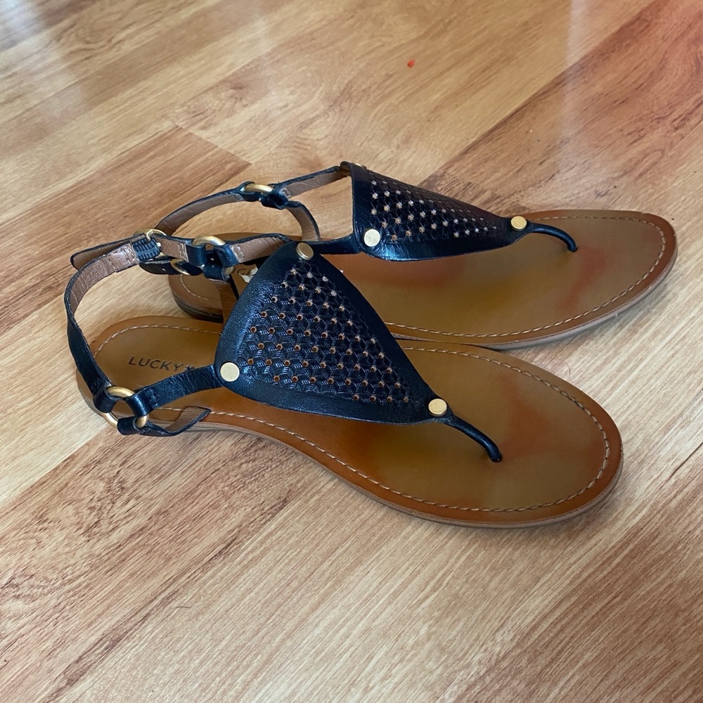Lucky Brand Black Thong Sandals w Ankle Strap & Gold Hardware 8 8.5